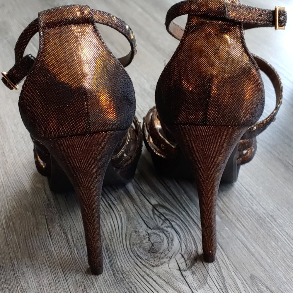 Shoes - Picture 3 of 4